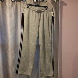 NWT Light grey men’s sweatpants